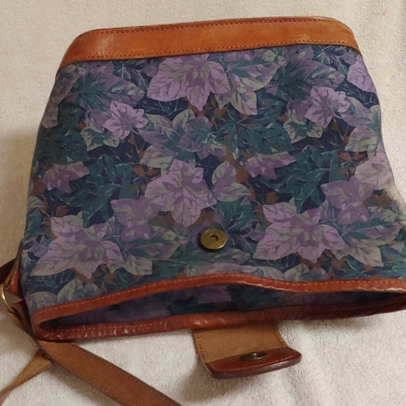 Vintag crossbody. Beautiful bag - Picture 14 of 15